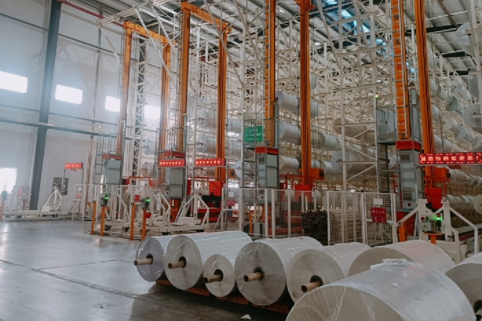 Self-adhesive thermal logistics label