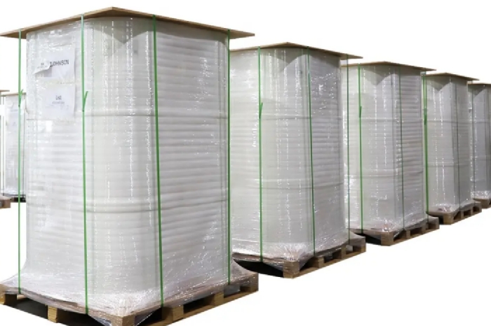 Self-adhesive thermal logistics label